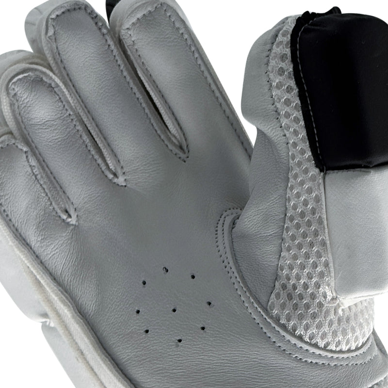 DS 1.3 Junior Batting Gloves White/Black